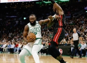 爱游戏亚洲官网-凯尔特人力克热火，全队表现出色