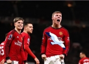 爱游戏官方登录入口-曼联客场大胜，淘汰赛梦想重燃