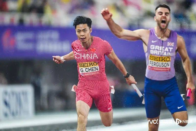 包含中国队表现抢眼，实现历史性突破的词条