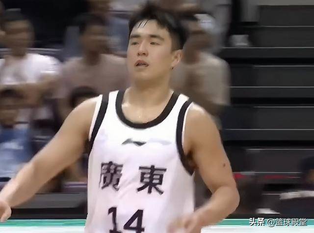 灰狼队遭遇连败，球员状态低迷难以挽回