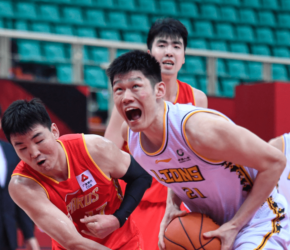 湖南队战胜劲敌,夺得关键胜利 湖南队战胜劲敌,夺得关键胜利