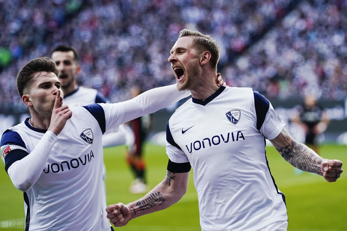 法兰克福逆转胜利,比分悬念久久未决的简单介绍 法兰克福逆转胜利,比分悬念久久未决的简单介绍